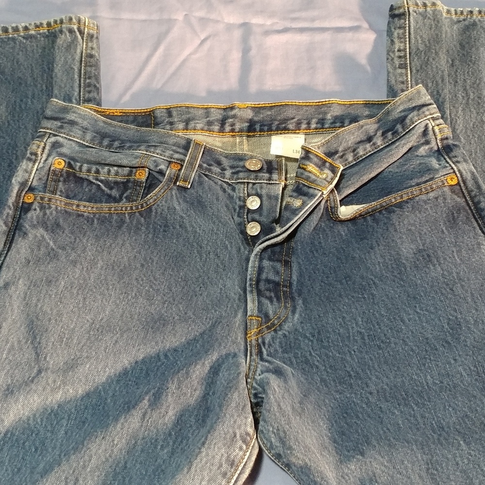Levi 501 buttonup jeans 31 x 34